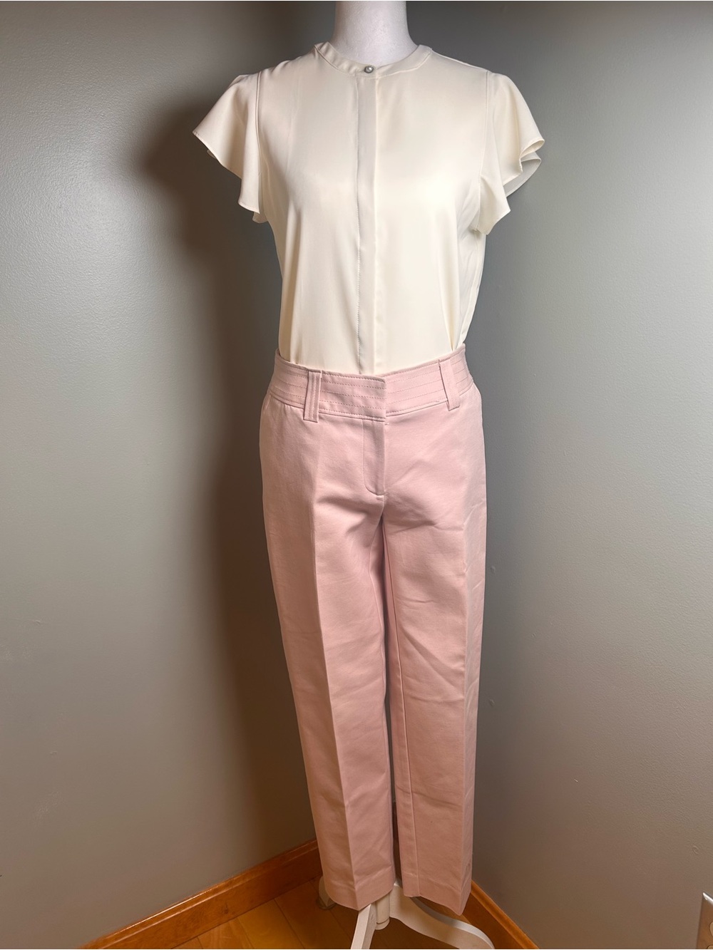 Jones New York Signature Pink
Straight Leg Pants Size 2 - Picture 2 of 16